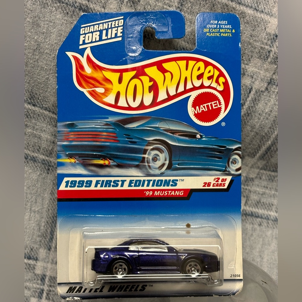 Hot wheels 1998 First Editions 99 Mustang NEW